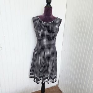 Max Studio Stretch Dress Black White Polka Dot A-Line Sleeveless Pleated Cute M